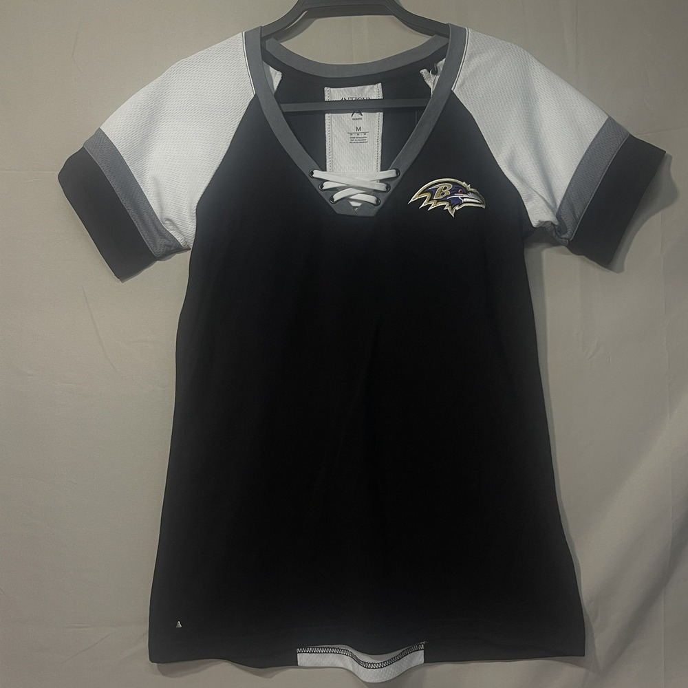 NEW Antigua Baltimore Ravens womens t-shirt Size Medium Black White NFL Fan Gear